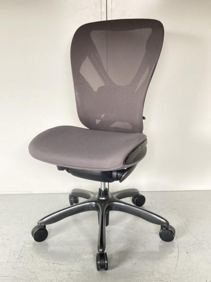 【在庫セール品・2脚限定】■イナバ/エクセア　肘無ハイバック　■ベージュ　■可動肘　■背面メッシュ　【有名工業デザイナーが設計したワンランク上のオフィスチェア！！　通気性抜群のメッシュ背面！】
                        Xair
                                    中古
            