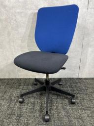 【3脚限定】【クレジット決済優先】【ミドルクラスの定番チェア！一人ひとりにマッチする座り心地！】■イトーキ（ITOKI）　プラオ（PRAO）　ハイバック　肘無し　■背面：ストロングブルー　座面：ブラック　■ランバー付き　■コートハンガー付き　オフィスバスターズ　梅田本店