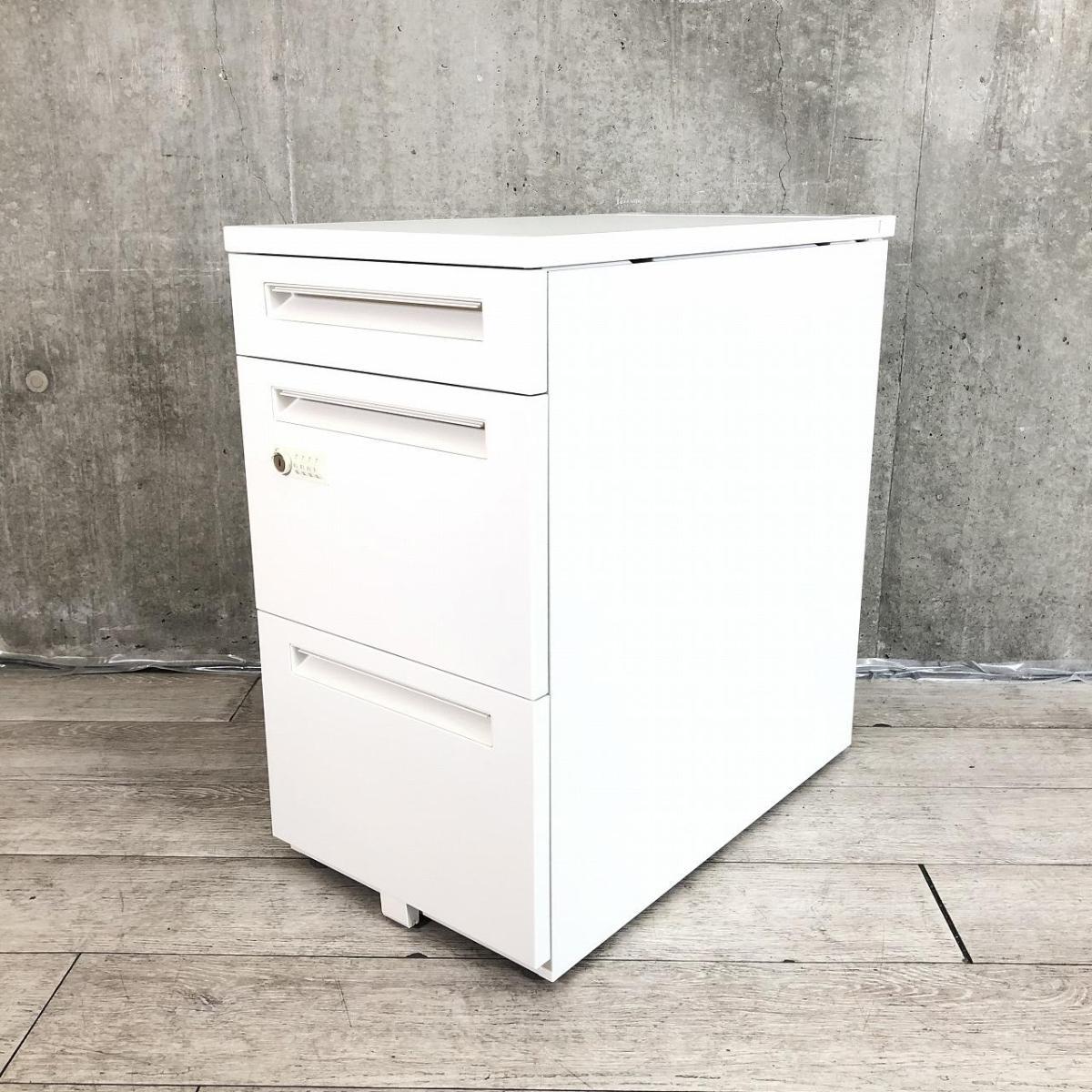 【在庫入れ替え商品】【３台入荷】☆便利に使えるダイヤル錠タイプ！鍵の持ち歩き不要です！【ワークスペース＆収納量アップにオススメ！】■ウチダ　スカエナシリーズ　3段脇机　ホワイト【デスクサイドキャビネット】【UCHIDA　SCAENA】
                        スカエナワゴン
                                    中古
            