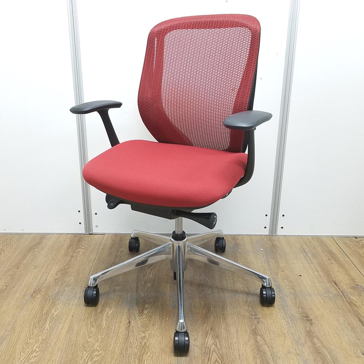 【三次元曲面が快適にフィット！！前傾チルト機能付の大人気メッシュチェア！】■オカムラ（okamura）製　シルフィー（Sylphy）チェア　肘付き　ローバック　背面メッシュバック　■固定肘　■レッド×ブラックシェル
                        シルフィーメッシュ
                                    中古
            