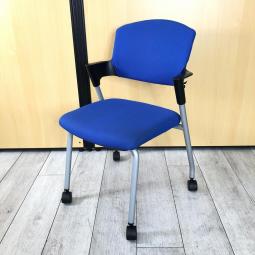 【シンプルスマートなスタッキングチェア！】■コクヨ（KOKUYO）　プロッティ（Protty）チェア　スタッキングチェア　ミーティングチェア　■肘付き　キャスター付き　■ブルー