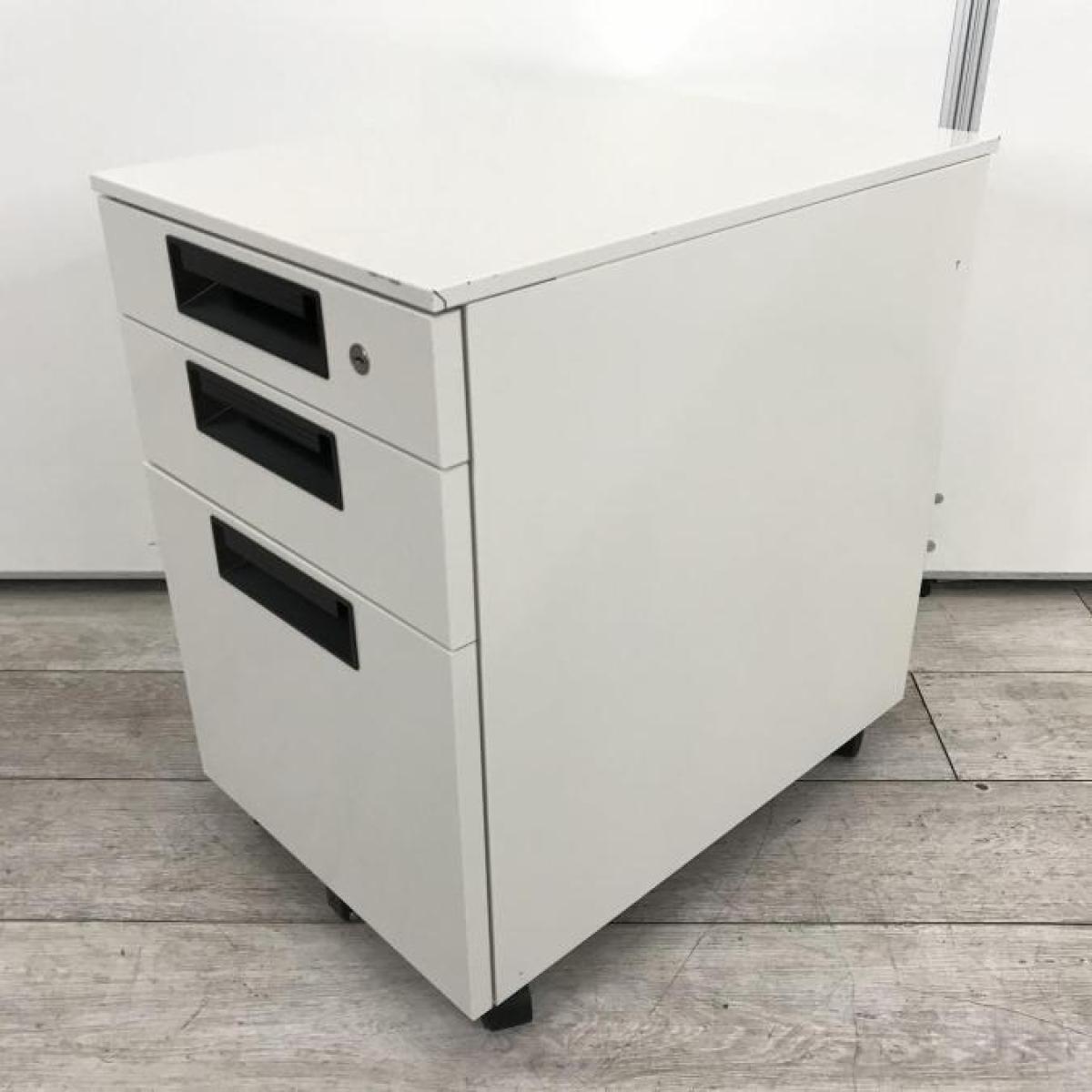 【書類整理に便利！平机の相棒！】■プラス（PLUS）製　フラットラインシリーズ　デスクインワゴン　3段ワゴン　H605mm　■ホワイト　■シリンダー錠
                        フラットライン
                                    中古
            