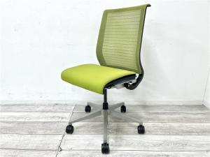 【定価約10万円】【あなたの座るを考える！ワイヤー構造が体を支える、有名海外メーカー製の定番チェア！座り心地抜群の人気チェア！】■スチールケース（Steelcase）　シンク（think）チェア　肘無ハイバック　メッシュバックタイプ　■グリーン