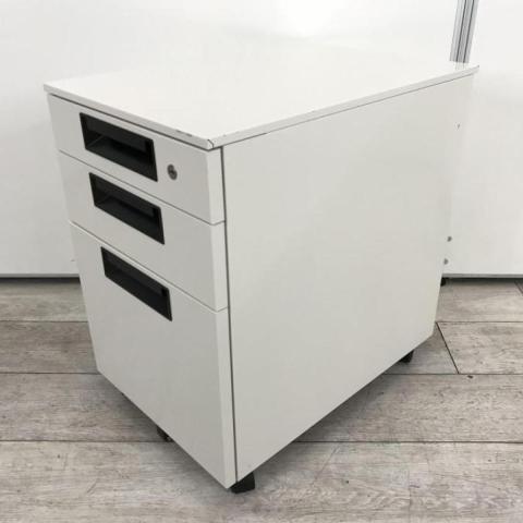 【定価約9万円】【書類整理に便利!平机の相棒!】■プラス(PLUS)製 フラットラインシリーズ デスクインワゴン 3段ワゴン H605mm ■ホワイト ■シリンダー錠