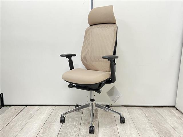 【最も人気を集める高機能メッシュチェア！】/オススメ(おすすめ) /人気商品【弊社使用欄：A01025185】■エクストラハイバック メッシュタイプ アジャストアーム付 ブラックボディ アルミポリッシュ脚 ランバーサポート付 ナイロンキャスター/オカムラ/シルフィ/ベージュ