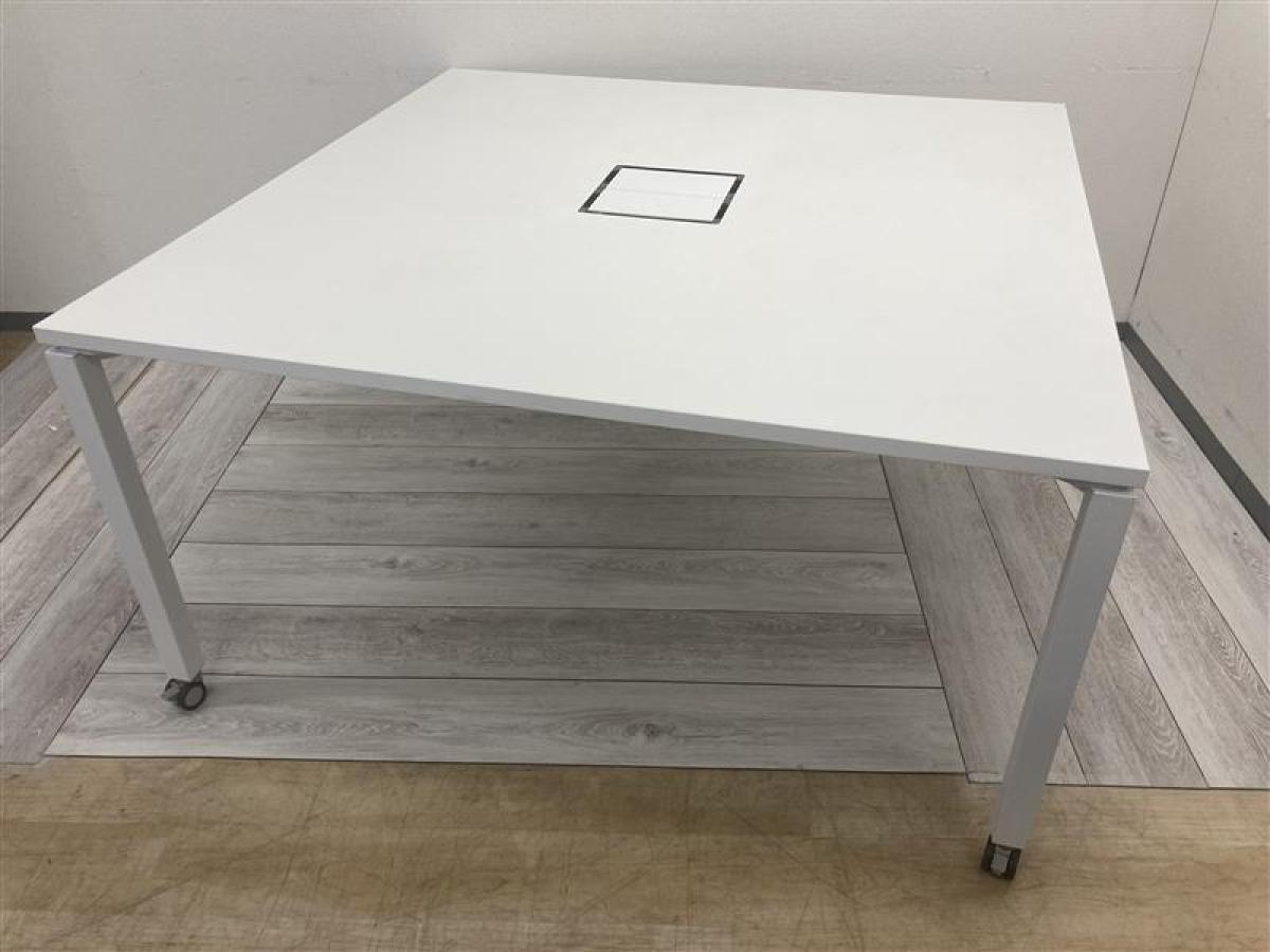 【打ち合わせ等に非常にお勧め！キャスター付きなので場所の移動も楽々！配線付きミーティングテーブル！】■コクヨ（KOKUYO）製　ワークフィットシリーズ　ミーティングテーブル　W1400
                        ワークフィット
                                    中古
            