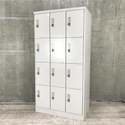 【1台で12名分の手荷物などを収納可能！移転や増員を検討されている方にオススメ！】■イトーキ（ITOKI）製　SLシリーズ　12人用ロッカー　更衣用ロッカー　W900×D515㎜　■3列×4段収納　■シリンダー錠　■ニューグレー