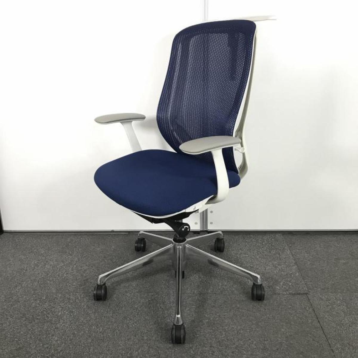 【三次元曲面が身体にフィット！前傾チルト機能付き大人気メッシュチェア！】■オカムラ（okamura）　シルフィーチェア（Sylphy）　肘付きハイバック　■背面メッシュ　■固定肘　ハンガー付き　■ブルー/ホワイトシェル※フレーム日焼けあり【AD】
                        シルフィーメッシュ
                                    中古
            