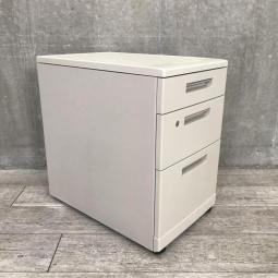 【小物からA4ファイルまで沢山収納可能な３段ワゴンの入荷！】■コクヨ（KOKUYO）製　MXシリーズ　3段ワゴン　デスクインワゴン　H610㎜　■シリンダー錠　■ニューグレー 【弊社使用欄：A01024610】