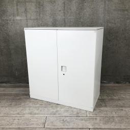 【H960㎜】【オフィスの書類をスッキリ整理！取っ手がどの方向からでも開くマルチハンドルが人気の書庫シリーズ！】■オカムラ（okamura）製　レクトラインシリーズ（Rectline）　両開き書庫　ローキャビネット　■色：ホワイト　■シリンダー錠