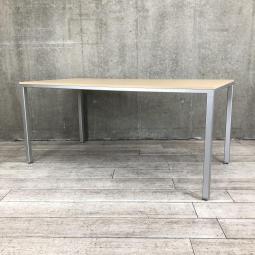【オフィシャルな空間にもフィット！スタイリッシュなデザイン！4つ脚タイプで使い勝手抜群！】
■オカムラ（okamura）　4L13シリーズ　ミーティングテーブル　（W1600×D800mm）■ナチュラル調天板　■アジャスター有