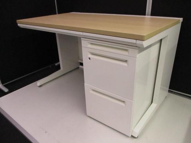 【中古】アドバンス  オカムラ（okamura） 片袖机