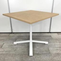 【在庫入替セール品】【ナチュラル天板のカフェ風テーブル！リフレッシュスペースなどに！】■コクヨ　角テーブル　ミーティングテーブル　カフェテーブル　角テーブル　W800mm　■木目ナチュラル天板×ホワイト脚 【弊社使用欄：A00988364】【SN】