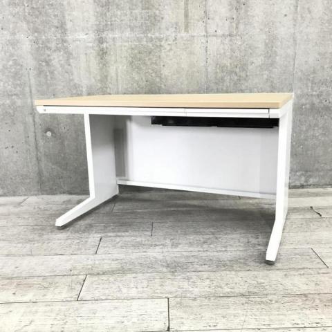 【ワイヤリング機能が充実！清潔感のあるホワイトカラーにおしゃれなナチュラル天板の平机！】/オススメ(おすすめ) /人気商品【弊社使用欄：A01024737】■平机　幅1200㎜　引き出し付き　天板：ナチュラル/本体：ホワイト/オカムラ/アドバンス/ナチュラル