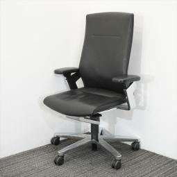 【外部倉庫在庫品】■ウィルクハーン (wilkhahn)　 オンチェア (ON) 　肘付ハイバック　■レザー　■可動肘　■ブラック　【T1】【世界初三次元シンクロメカニズム！人間工学+運動学に基づくチェアの新スタンダード！】