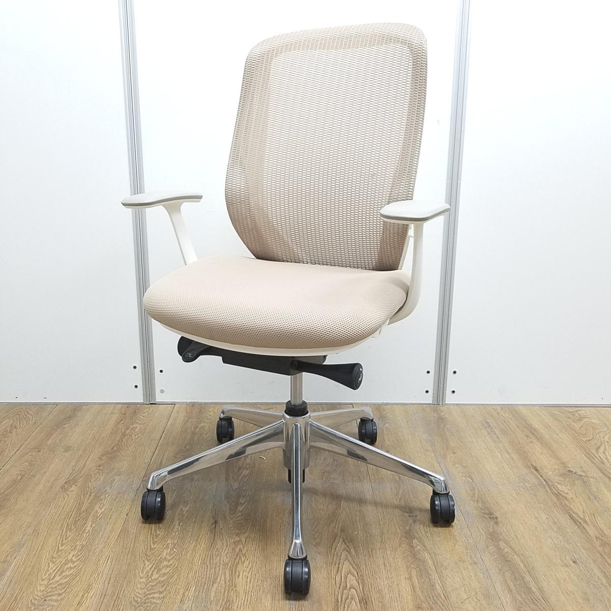 オカムラ　シルフィー　ハイバック　可動肘　ポリッシュ脚　レッド　2019年製 C685XR-FMP9 オカムラ シルフィー ハイバック 背メッシュ レッド