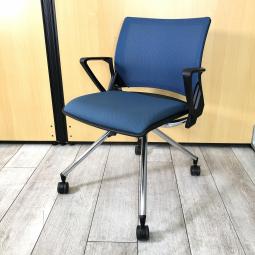 【4脚入荷】会議室に使用できるミーティングチェア入荷！中古　オカムラ　クリール　オフィスチェア　OAチェア　ミーティング　チェア　オフィスバスターズ　梅田本店