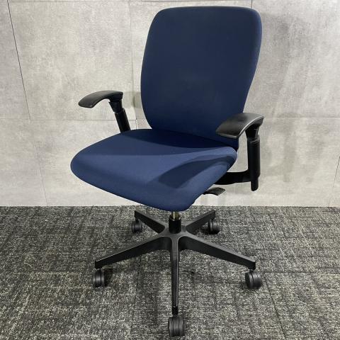 【中古】フルゴ  イトーキ（ITOKI） 肘無ローバックチェア