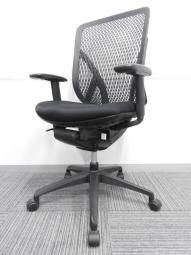 オフィスチェア【イナバ製/イエラ/ブラック】が入荷！＊福岡市拠点の「オフィスバスターズ福岡南店」は、福岡はもちろん、岡山・広島エリアにも対応しています。中古オフィス家具・チェア・デスク・複合機など一式手配可能。各地に特化した在庫とワンストップ対応で、起業・移転・レイアウト変更にしっかり対応し、岡山・広島でも安心の選択肢をご提供します。＊