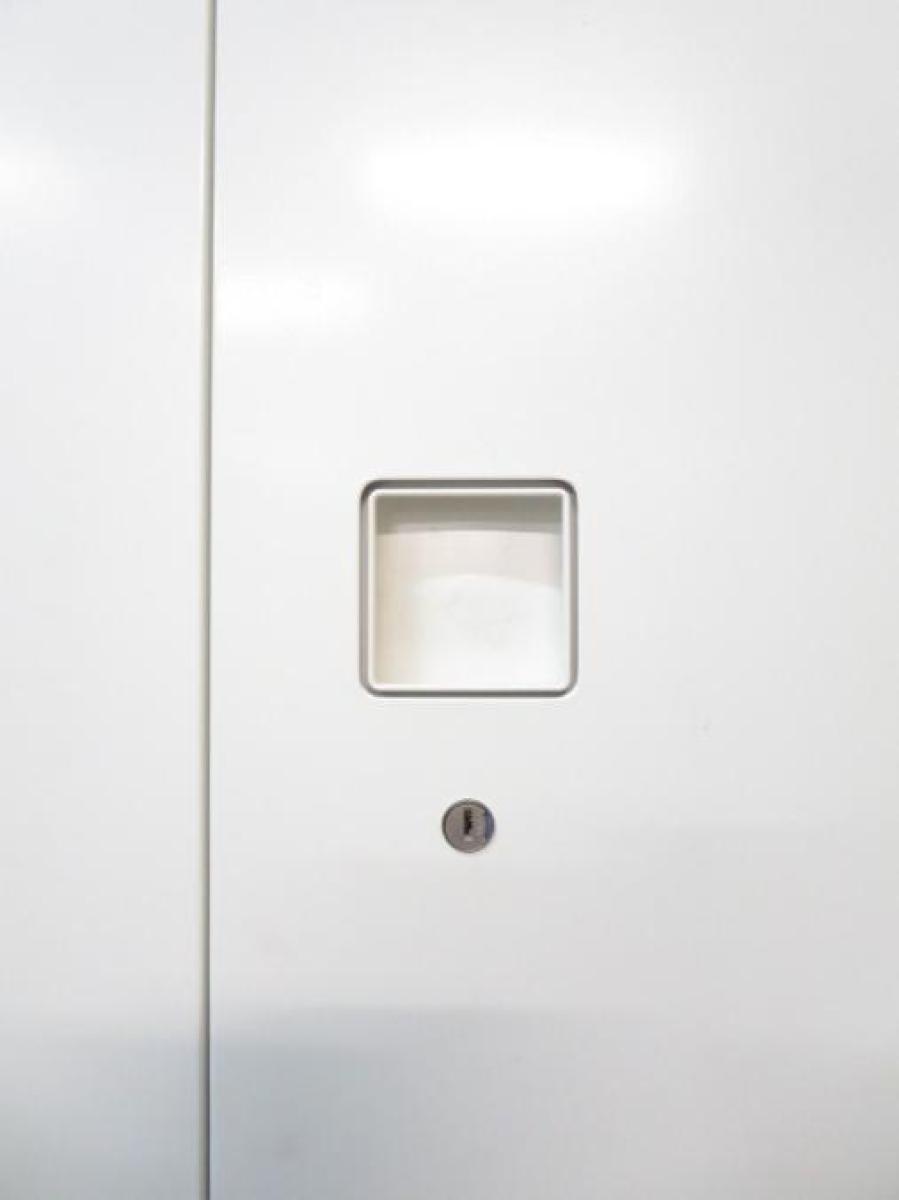 【即購入⭕】ホワイトフレア 1BOXシュリンクなし ペリペラあり 4B31ZF-ZA75 両開き書庫（上下兼用） 幅900×奥行450×高さ710mm