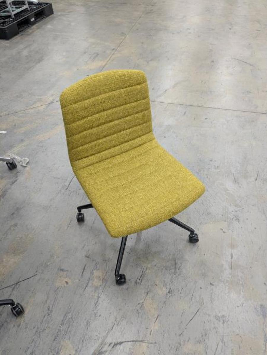 中古】 SOGOKAGU ミーティングチェア 532821 - 中古オフィス家具