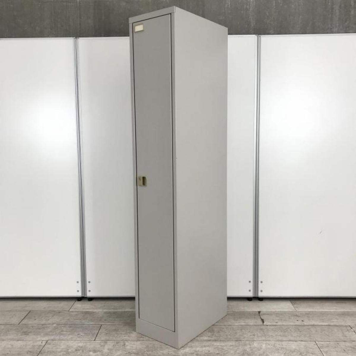 【安心の国内メーカー！スリムタイプの縦型ロッカー】■イトーキ（ITOKI）製　L型シリーズ　1人用ロッカー　更衣用ロッカー　■グレー　■幅：315mm　■シリンダー錠 【掃除用具入れにも！】※ラッチ日焼け有
                        L型
                                    中古
            