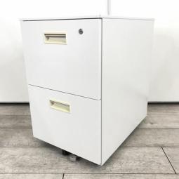 【在庫入替セール品】【使いやすさ抜群のキャスター付き2段ワゴン！】■江戸崎共栄製　2段ワゴン　デスクインワゴン　W400×D570×H620㎜　■ホワイト　※取っ手部分に日焼け有【弊社使用欄：A00991653】