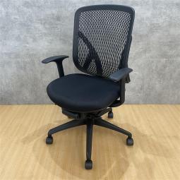 オフィスチェア【イナバ製/イエラ/ブラック】が入荷！＊福岡市拠点の「オフィスバスターズ福岡南店」は、福岡はもちろん、岡山・広島エリアにも対応しています。中古オフィス家具・チェア・デスク・複合機など一式手配可能。各地に特化した在庫とワンストップ対応で、起業・移転・レイアウト変更にしっかり対応し、岡山・広島でも安心の選択肢をご提供します。＊