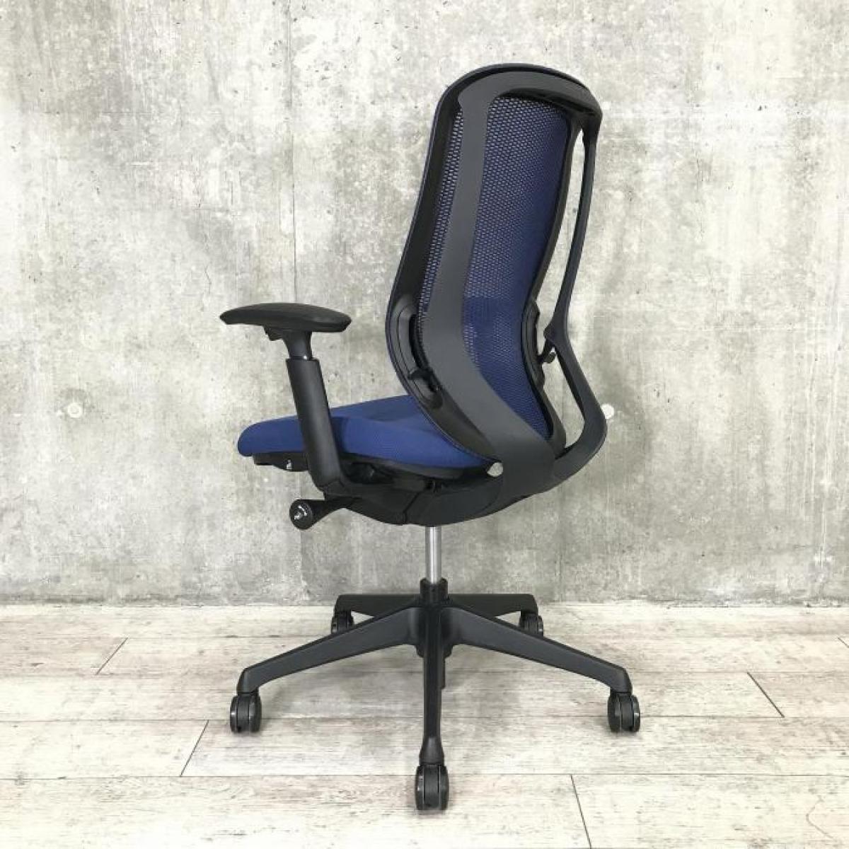 【美品】 シルフィーメッシュ okamura 肘付ハイバックチェア 中古】シルフィーメッシュ オカムラ/okamura 肘付ハイバック