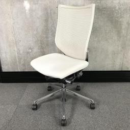 【在庫入替セール品】【オフィスの執務室、会議室におすすめ！】■オカムラ（okamura）製　バロン（Baron）チェア　ハイバック　肘無し　■背面メッシュ　■色：ホワイト【硬めの座面が大人気！国産メッシュチェアの代表格！】【弊社使用欄：A01007281】