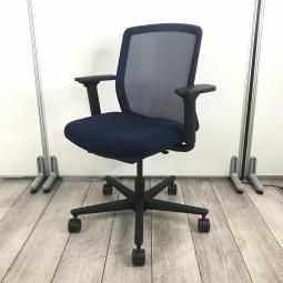 【背面メッシュのローコストチェア！】■ウチダ（UCHIDA）製　カリッサ2（Carissa2）　肘付き　ローバック　背面メッシュ　■可動肘　■ブルー × ブラックシェル 【弊社使用欄：A01025924】