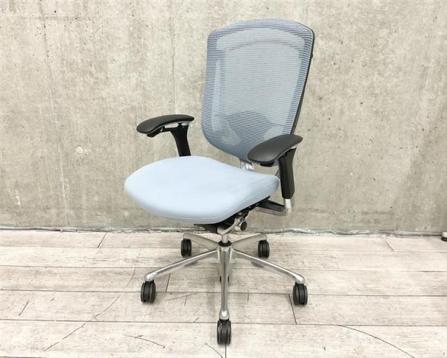 【人間工学に基づいた快適な座り心地を実現！ハイグレードメッシュチェア！】■オカムラ（okamura）　コンテッサ（Contessa）　肘付き　ハイバック　背面メッシュ　■可動肘　■ライトブルー　■ランバーサポート 【弊社使用欄：A90100591】