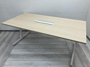 【1台のみ入荷】【2018年製】ウチダ製　ノティオシリーズが入荷致しました！　〈会議室用テーブル・執務室用テーブル・商談用テーブル〉用途は様々です！〈岐阜・愛知・三重・静岡・福井〉