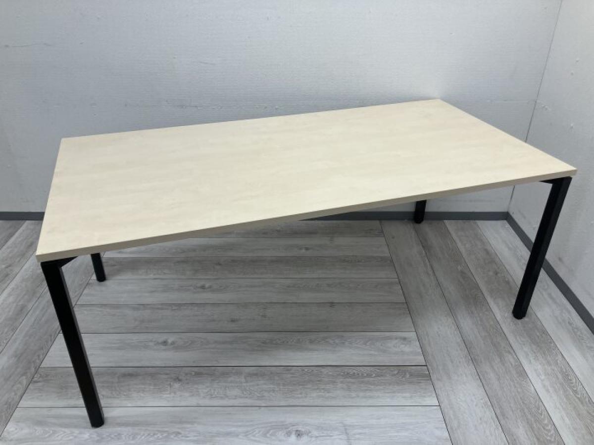 【1台のみ】イトーキ製の会議用テーブルが入荷！！〈会議室・商談・休憩室・作業〉どんな場面でも使える優秀な什器！！
〈岐阜・愛知・三重・静岡・福井〉
                        JUTO
                                    中古
            