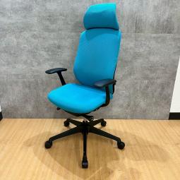 オカムラ製の大人気オフィスチェア【シルフィー/ブルー/固定】が入荷しました！　＊福岡市拠点の「オフィスバスターズ福岡南店」は、福岡はもちろん、岡山・広島エリアにも対応しています。中古オフィス家具・チェア・デスク・複合機など一式手配可能。各地に特化した在庫とワンストップ対応で、起業・移転・レイアウト変更にしっかり対応し、岡山・広島でも安心の選択肢をご提供します。＊