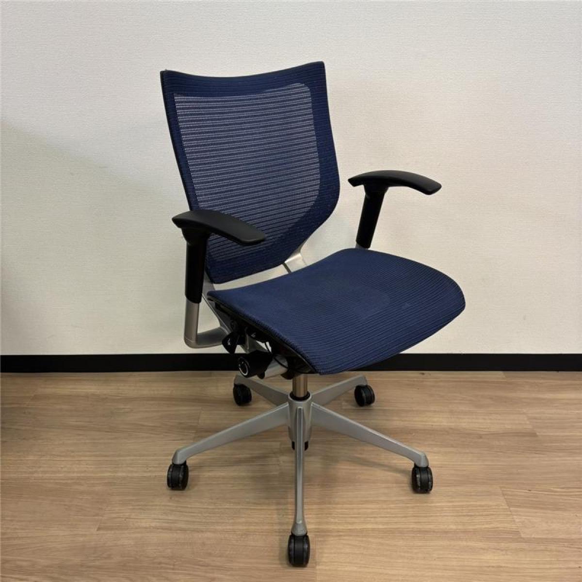 okamura オカムラ Baron バロン  ローバック ネイビー系　青系 中古】バロンメッシュチェア オカムラ/okamura 肘付ローバック