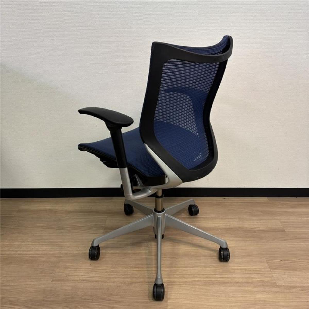 okamura オカムラ Baron バロン  ローバック ネイビー系　青系 中古】バロンメッシュチェア オカムラ/okamura 肘付ローバック
