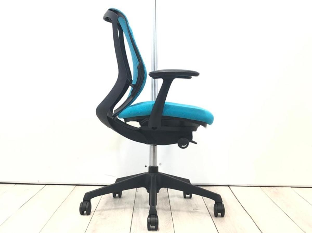 zm　オカムラ　シルフィーチェア　ブルー　2017年製　 ローバック　中古品 中古 オカムラ シルフィー（Sylphy） ローバック 背メッシュ
