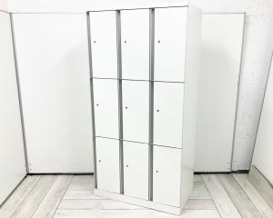 【多人数用ロッカーが入荷】オカムラ製　更衣用ロッカー　荷物入れにも　ホワイト　把手が特徴的　福岡　中古　安い　天神　博多　リサイクル　リユース　食品・工場関係に