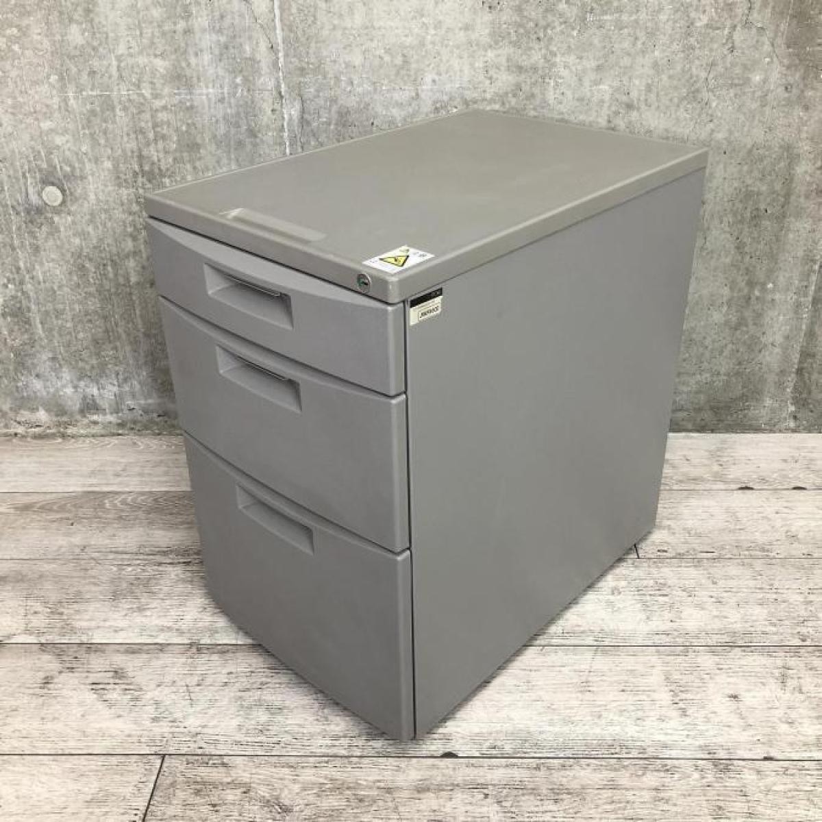 【1台限定の再入荷！】■イトーキ CZシリーズ　3段ワゴン　/　グレー色　/　鼠色　/　デスク下収納　/　書類管理　/　キャスター付き　/　シリンダー錠　/　格安　/　リサイクル
                        CZシリーズ
                                    中古
            