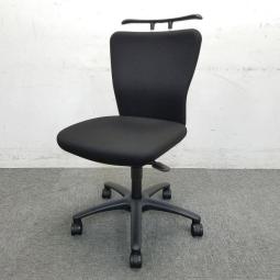 国内トップランクメーカーの定番シリーズ！根強い人気のブラックカラーチェア！/オススメ(おすすめ) /人気商品
■オカムラ/カロッツァ/ブラック/肘無し