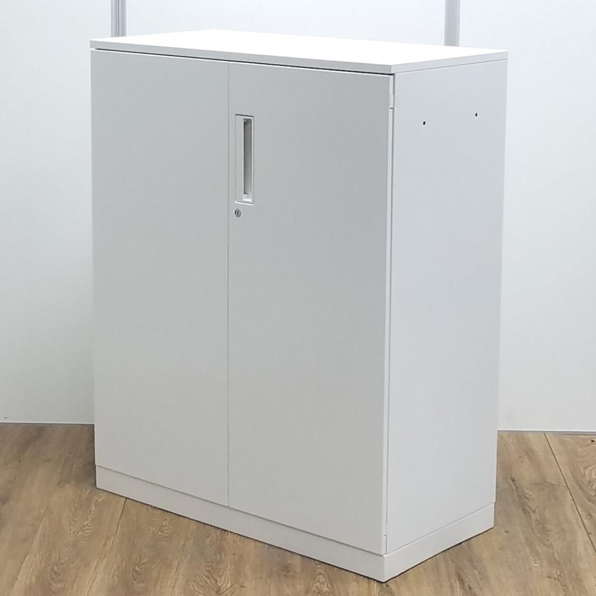 コクヨ製　エディアシリーズ　ホワイト　シリンダー　施錠　人気のホワイト書庫　A4ファイル3段収納　収納物がひとめで分かる両開き戸タイプ！　ローキャビネット　両開き書庫！！
                        エディア
                                    中古
            