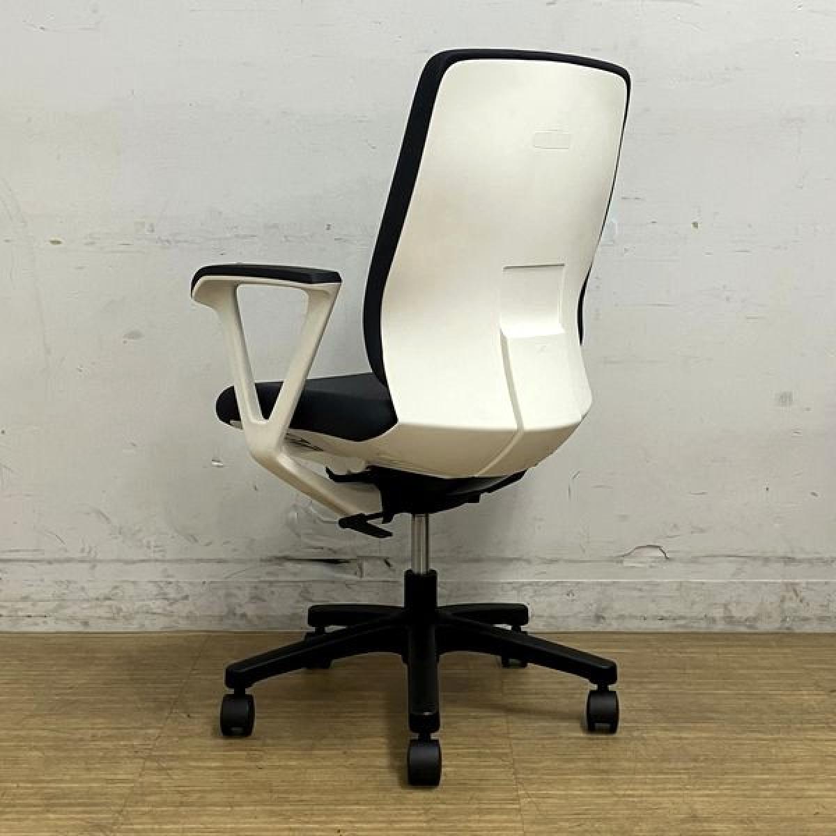 専用　椅子② 中古】トルテR KZ-230GB-W9W2 イトーキ/ITOKI 肘付ハイバック