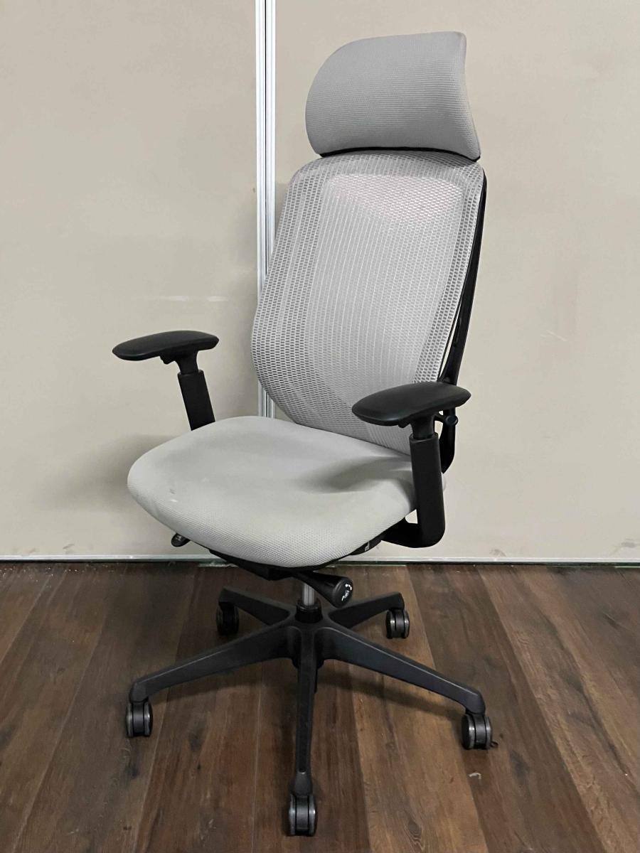 【美品】 シルフィーメッシュ okamura 肘付ハイバックチェア 中古】シルフィーメッシュ オカムラ/okamura 肘付ハイバック