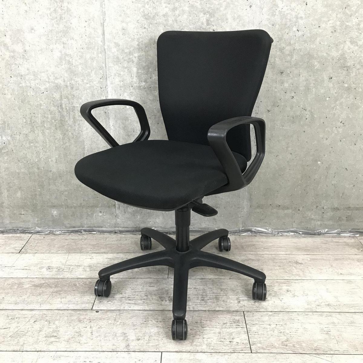 オリバックチェア　中古　ブラック オカムラ /エスクードチェア/ ブラックC443ZR-FFW1 / 肘有