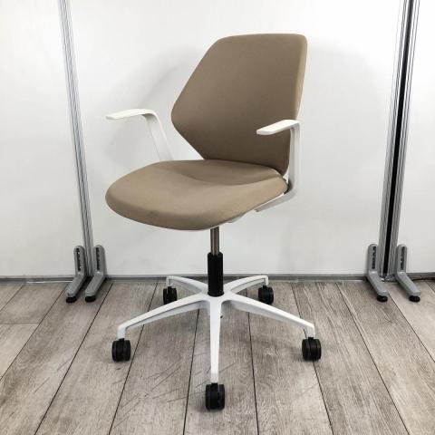 【中古】キュアチェア KG-925PG-WWY3 イトーキ（ITOKI） ミーティングチェア