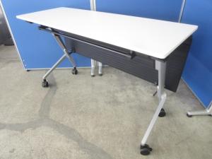 【使い勝手の良いコンパクトサイズ！】■オカムラ製　サイドスタックテーブル　W1200×D450×H720mm　ホワイト　幕板付　棚付　■フレキシブルに活躍する便利アイテム！【Okamura　Marca】【ABW】