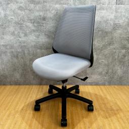イトーキ製のオフィスチェア【ノナシリーズ/肘無/グレー】が入荷しました！　＊福岡市拠点の「オフィスバスターズ福岡南店」は、福岡はもちろん、岡山・広島エリアにも対応しています。中古オフィス家具・チェア・デスク・複合機など一式手配可能。各地に特化した在庫とワンストップ対応で、起業・移転・レイアウト変更にしっかり対応し、岡山・広島でも安心の選択肢をご提供します。＊