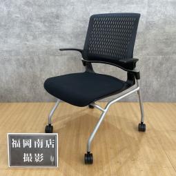 コクヨ製】【状態良好】【ブラック】【ネスティングチェア】【座面跳ね上げ】【Ordina】格安　高品質　椅子　会議　講義　学校　折り畳み　キャスター　収納　＊福岡市拠点の「オフィスバスターズ福岡南店」は、福岡はもちろん、岡山・広島エリアにも対応しています。中古オフィス家具・チェア・デスク・複合機など一式手配可能。各地に特化した在庫とワンストップ対応で、起業・移転・レイアウト変更にしっかり対応し、岡山・広島でも安心の選択肢をご提供します。＊