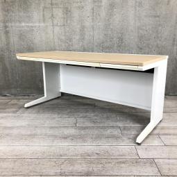 【希少品！】【広々としたワークスペースで使いやすい！】■オカムラ（okamura）製　アドバンスシリーズ　平デスク　引き出し付　■W1600×D700×H720mm　■天板：ナチュラル木目柄/本体：ホワイト　■配線ダクト
